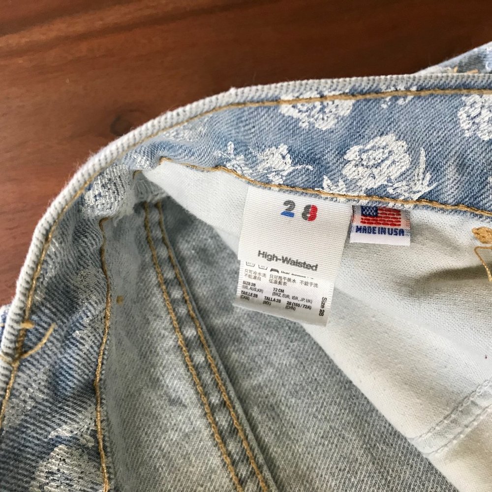 ❌SOLD AA Floral High Waisted Denim Shorts 28 - Picture 5 of 5